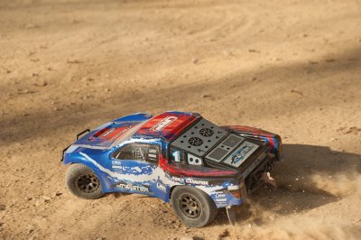 LRP S10 Twister 2wd SC RTR - 1/10 Short Course Truck s 2,4GHz RC soupravou