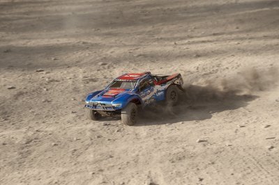 LRP S10 Twister 2wd SC RTR - 1/10 Short Course Truck s 2,4GHz RC soupravou