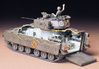 Tamiya 35132 US M2 Bradley IFV