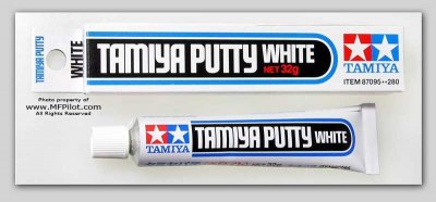 Tmel Tamiya bílý