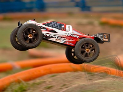 TROPHY Truggy FLUX RTR 2,4GHz