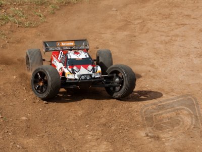 TROPHY Truggy FLUX RTR 2,4GHz
