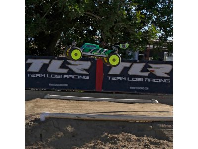 TLR 8ight-E Buggy 1:8 4.0 Race Kit