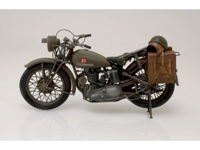 Italeri 7402 Triumph 1:9