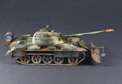 Trumpeter T-55 with BTU-55