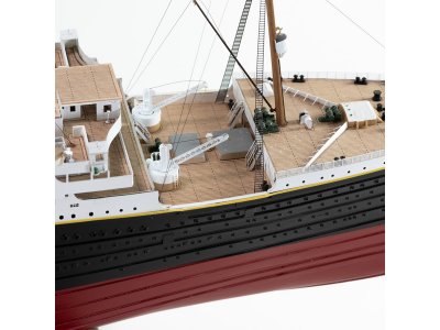 AMATI R.M.S. Titanic 1:250 kit