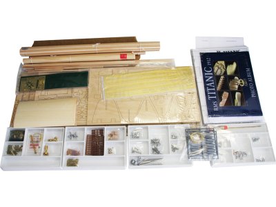 AMATI R.M.S. Titanic 1:250 kit