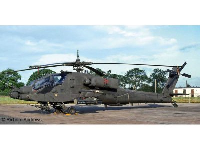 Revell Boeing AH-64A Apache (1:100) sada s barvama