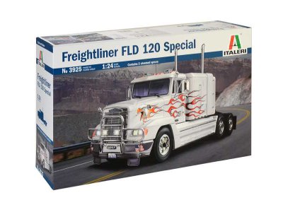 Italeri 3925 Freightliner FLD