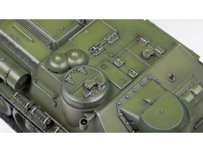 Zvezda 3688 SU-100 1:35 nová f