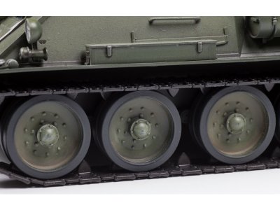 Zvezda 3688 SU-100 1:35 nová f