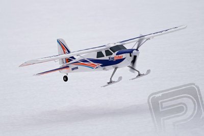 Kingfisher 1400mm ARF s koly, plováky a lyžemi