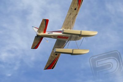 Kingfisher 1400mm ARF s koly, plováky a lyžemi