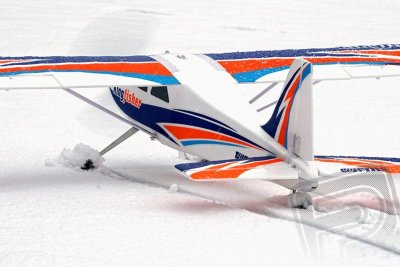 Kingfisher 1400mm ARF s koly, plováky a lyžemi