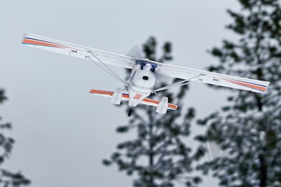 Kingfisher 1400mm ARF s koly, plováky a lyžemi