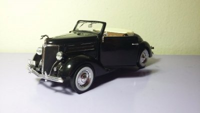 Welly 1:24  Ford Deluxe 1936