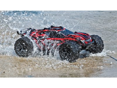 Traxxas Rustler 1:10 4WD RTR červený