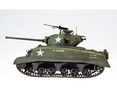 Italeri 225 M4A1 Sherman 1/35