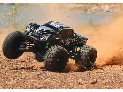 Traxxas X-Maxx 8S 1:5 4WD TQi RTR zelený