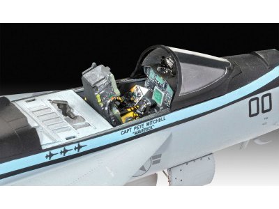 Revell 03864 F/A-18E Hornet 48