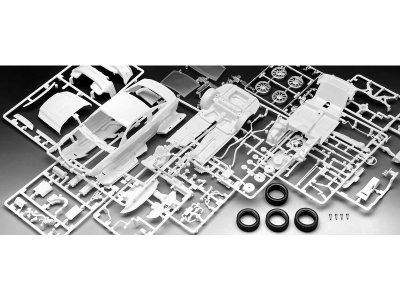 Revell Ford Mustang Boss 302 2013 (1:25) (sada)
