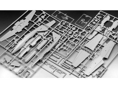 Revell 03711 Me 262 a P-51B 1: