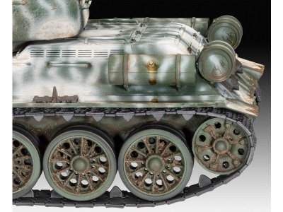 Revell 03319 T34/85 1:35