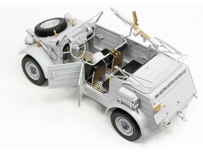 Revell 03500 Kübelwagen Typ 82 Platinum Edition (1:9)