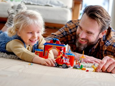 LEGO Disney- Hasičská stanice a auto Mickeyho a přátel