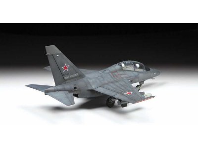 Zvezda 4818 YAK-130 1:48