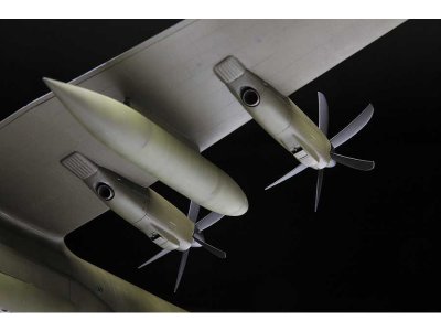 Zvezda 7324 C-130 J-30 1:72
