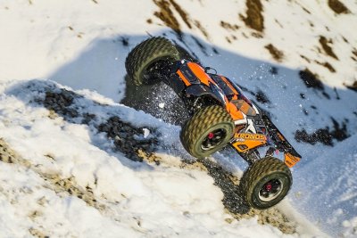 KRONOS XTR 6S 2022 - 1/8 Monster Truck 4WD bez elektroniky - TUNING verze