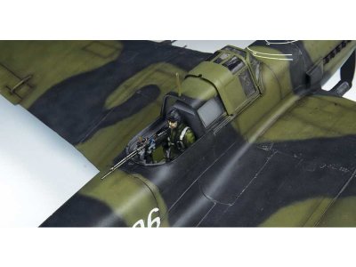 Zvezda 4826 Iljušin Il-2 Stormovik mod.1943 (1:48)