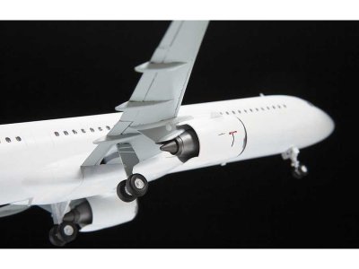 Zvezda 7043Airbus A321neo (1:144)