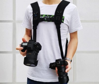 Ramenní popruh pro dvojitým fotoaparátem