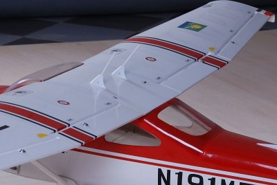 PH085 Cessna 182 120 2005mm rozp. (poškozená krabice)