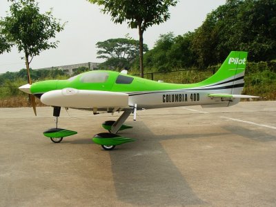 128" Columbia 400 scale 30% (3 250 mm) 50ccm (zeleno/bílá)