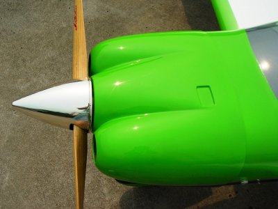 128" Columbia 400 scale 30% (3 250 mm) 50ccm (zeleno/bílá)