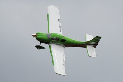 128" Columbia 400 scale 30% (3 250 mm) 50ccm (zeleno/bílá)
