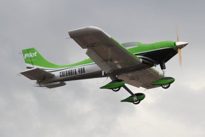 128" Columbia 400 scale 30% (3 250 mm) 50ccm (zeleno/bílá)