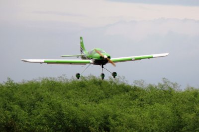 128" Columbia 400 scale 30% (3 250 mm) 50ccm (oranžovo/bílá)