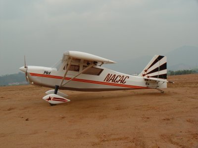 Decathlon scale 32% (3 100 mm) 80cc (stříbrno/černá)