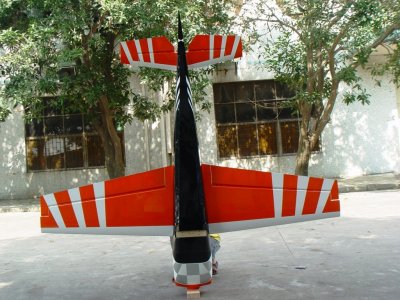 Extra 330SC scale 31% (2 340 mm) 50cc (oranžovo/bílá)