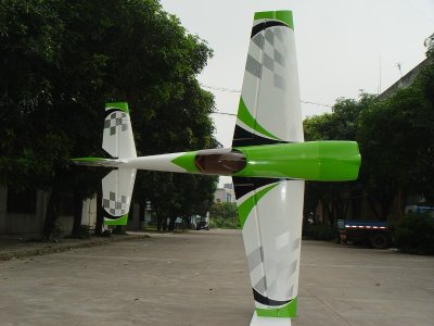 Extra 330SC scale 25% (1 980 mm) 30ccm (zeleno/bílá)