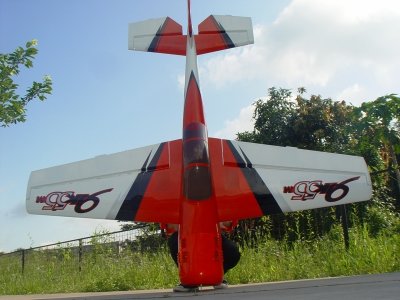 107" Yak 55M scale 33% (2 700 mm) 100ccm (červeno/bílá)