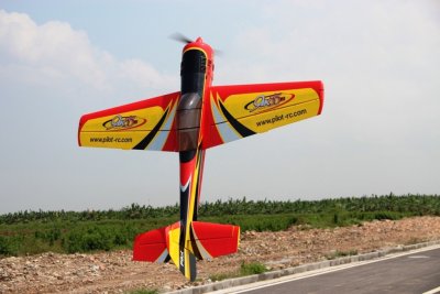 107" Yak 55M scale 33% (2 700 mm) 100ccm (červeno/žlutá)