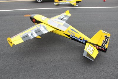 103" Extra 330LX 2600mm 120cc Žlutá