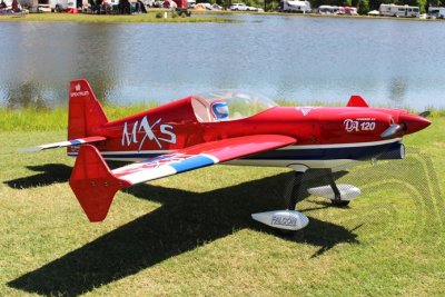 104" MXS EXP červená/bílá/modrá 2,64m