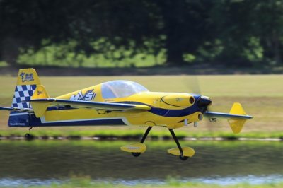 104" MXS EXP žlutá/modrá 2,64m