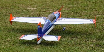 48" Extra 300 EXP V2 - Modrá/Oranžová/Bílá 1,21m